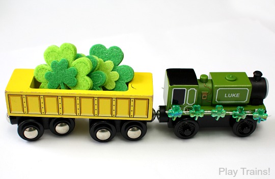 St. Patrick's Day Freight and Decorations for Wooden Trains from Play Trains!