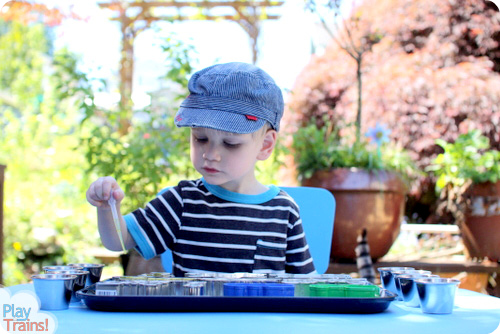 Fizzy Engine: Baking Soda & Vinegar Trains @ Play Trains! Fun summertime science for kids who love trains.