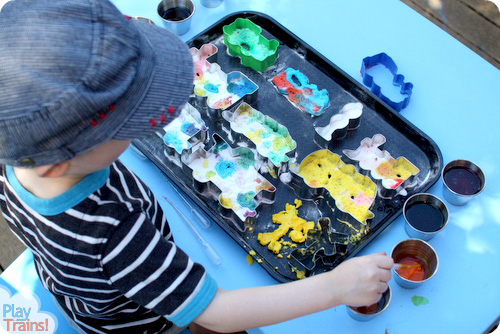 Fizzy Engine: Baking Soda & Vinegar Trains @ Play Trains! Fun summertime science for kids who love trains.