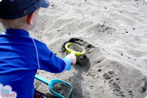 Sand Tracks: Learning with Trains at the Beach @ Play Trains! This activity combines art, science, and sensory play, demonstrating one of the technical pages between chapters in the first book of the Peter's Railway series.  These books are perfect for train-loving children of any age!