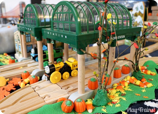 Quick and Easy Halloween Train Layout Ideas from Play Trains!