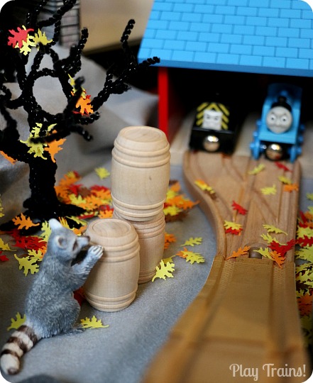 Quick and Easy Halloween Train Layout Ideas from Play Trains!