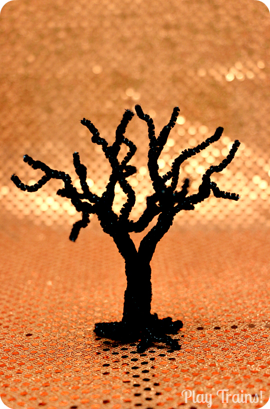 Spooky Trees Halloween Craft for Halloween Decorations, Small Worlds and Train Sets from Play Trains!