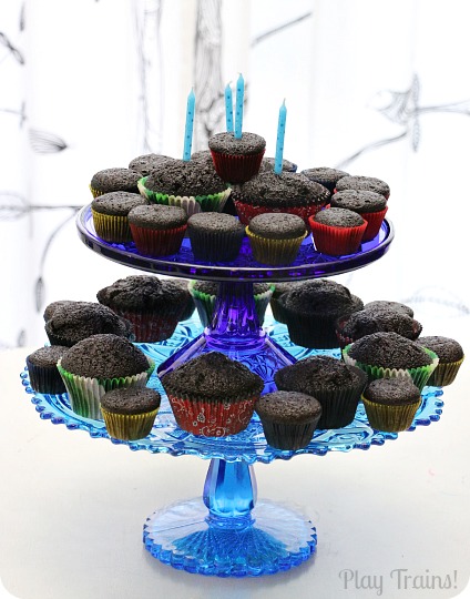 Coal-Black Chocolate Cupcakes for Christmas treats or train birthday parties from Play Trains!