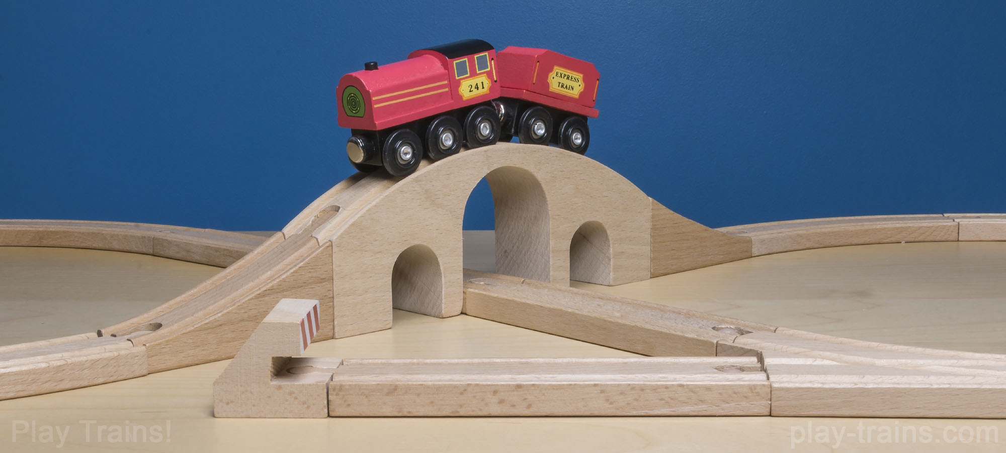 play 22 wooden train set